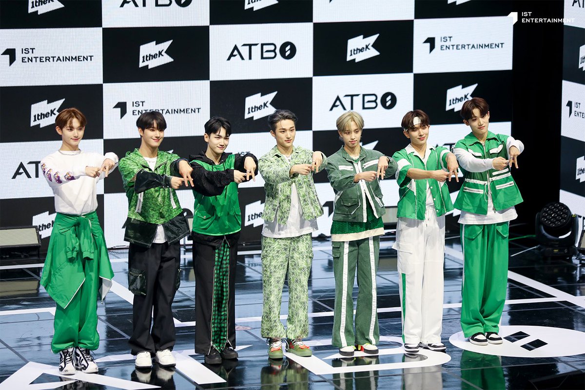 The7thOrigin's tweet photo. i am not sure if you guys are still remember about it, BUT! we're here to drop some behind cuts of ATBO debut showcase "The Beginning : 開花" massive thanks to 뵤poter for giving such an entertaining captions for each members photos.

🖇 https://t.co/ExiDzmNsdB https://t.co/VqzwdzicVK