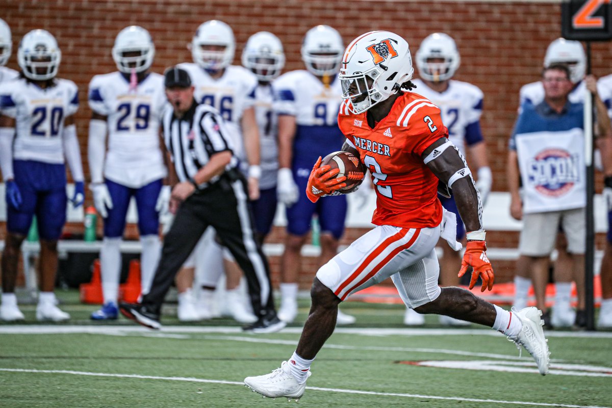 MercerFootball's tweet photo. No one was catching @adouglas2019 in the open field.

#RaiseTheBar | #RoarTogether https://t.co/9sRt3IrqzG