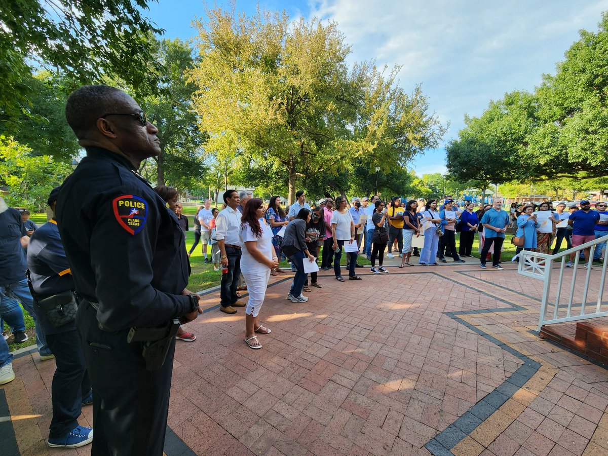 hjnchoi's tweet photo. I'm in Plano, Texas where more than 100 ppl have gathered for a rally denouncing the anti-South Asian attack on 4 women in the city earlier thus week. 
#UnityInPlano https://t.co/3QNSyC9qG6