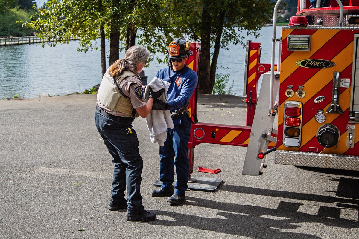 <a href="/FedWayPD/">Federal Way Police</a> Animal Services Unit received a call this afternoon for a crow stuck in a tree, tangled in some fishing wire at Steel Lake Park. Due to the height at which the crow was stuck <a href="/Southkingfire/">South King Fire</a> was asked to assist. L364 made quick work of rescuing the bird.