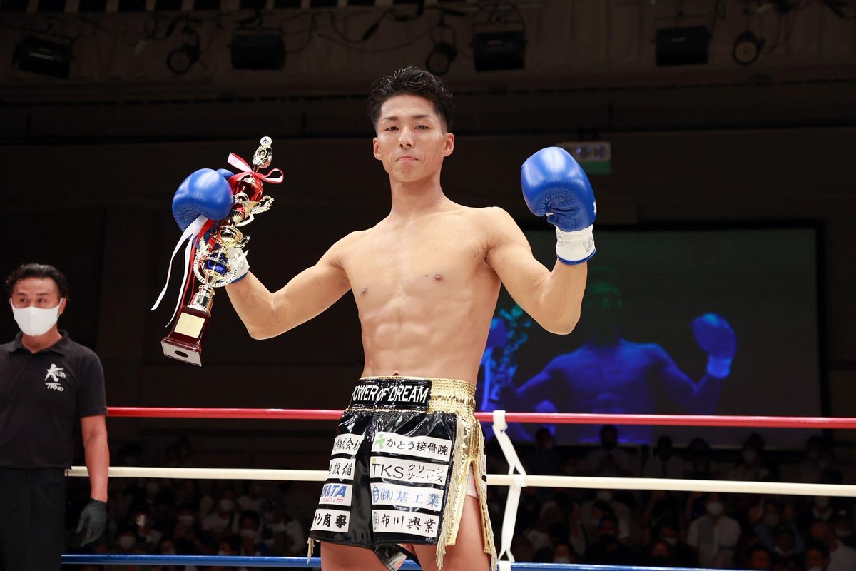 chikaraiwao1224's tweet photo. 復帰戦KO勝利したぜ🏆
ここまで支えてくれた方々
本当にありがとうございました!
やっとスタート地点に立てました!
ここから這い上がります!!
皆さん応援宜しくお願いします!!
#k1wgp
#Krush140
#岩尾力 https://t.co/8Ip0kVXnEo