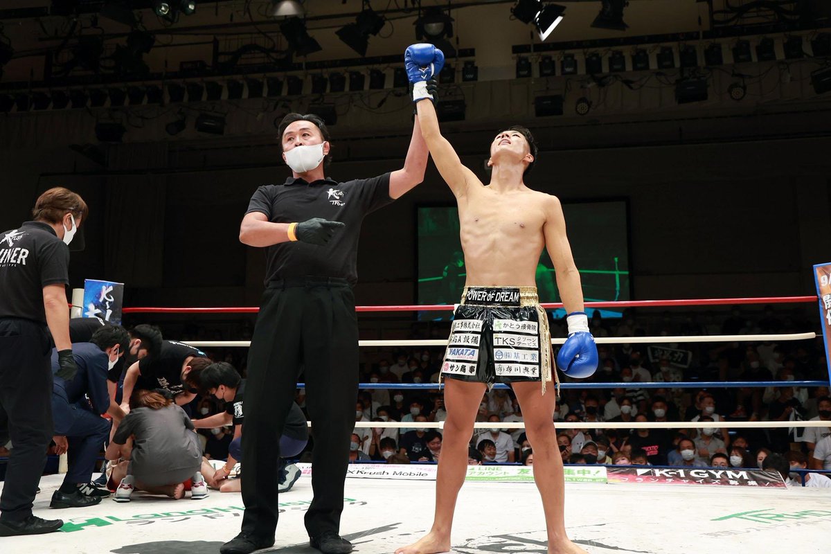 chikaraiwao1224's tweet photo. 復帰戦KO勝利したぜ🏆
ここまで支えてくれた方々
本当にありがとうございました!
やっとスタート地点に立てました!
ここから這い上がります!!
皆さん応援宜しくお願いします!!
#k1wgp
#Krush140
#岩尾力 https://t.co/8Ip0kVXnEo