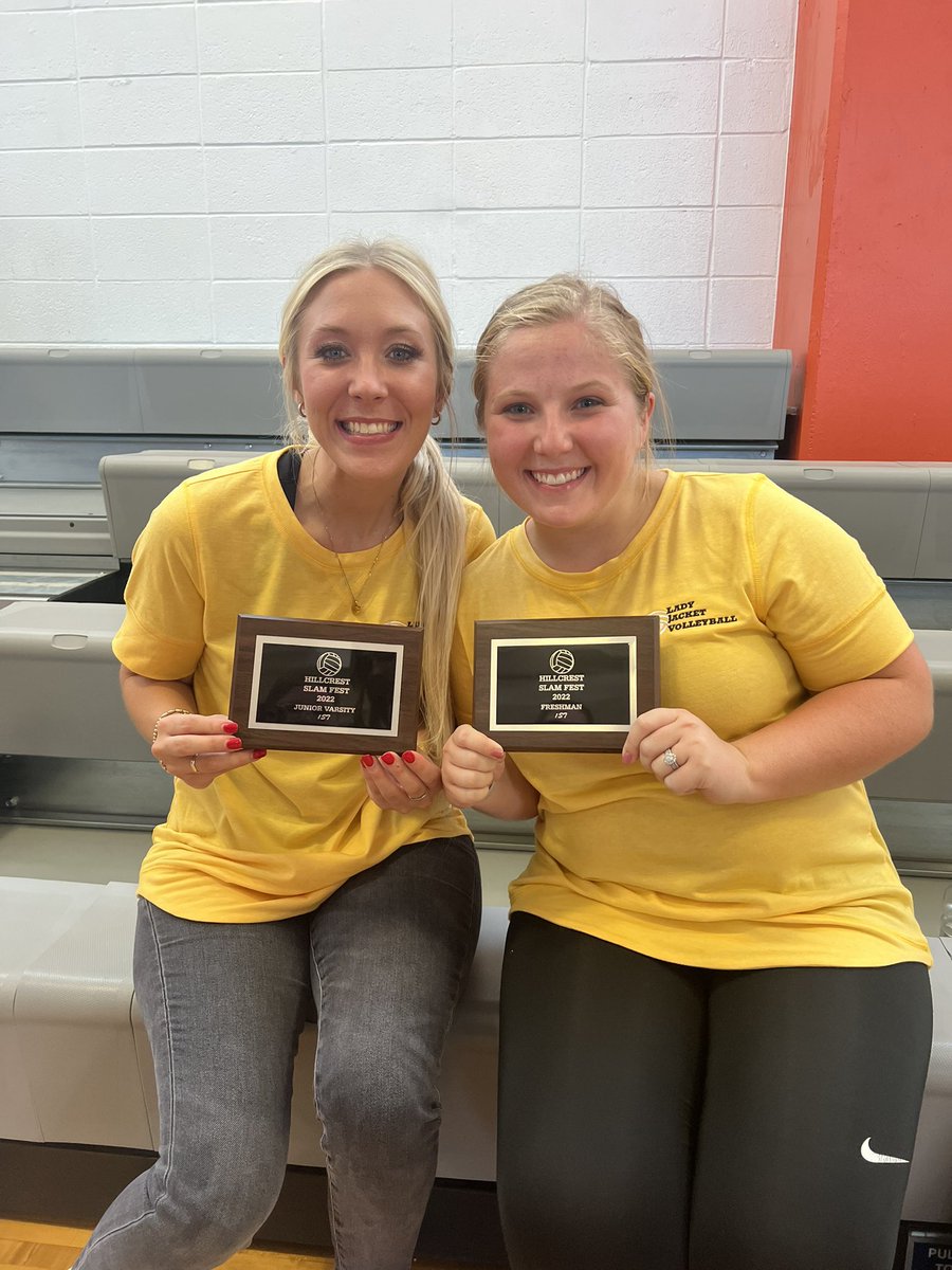 Freshman team capturing the championship of the Freshman Hillcrest Slamfest Tourney!! Yay!  <a href="/sarahhjo_7/">Sarah Jo Mather</a> @LCRSports417 <a href="/wchristianleb/">Will Christian</a>