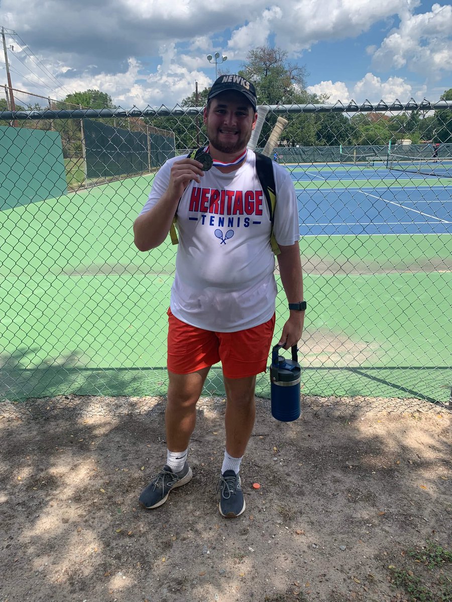 gojagtennis's tweet photo. Good job putting in the extra work this weekend Andrew. Conso winner at Corsicana. #ExpectExcellence #ALLIN https://t.co/en7D8kIQxH