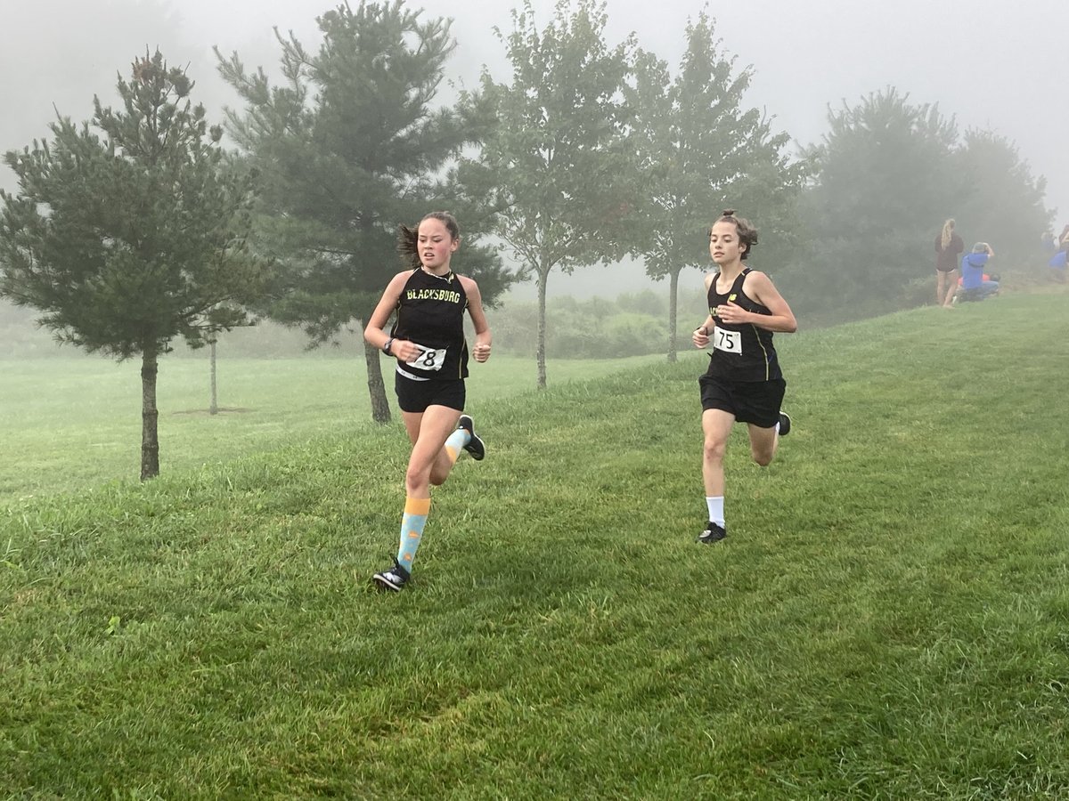 BruinsBMS's tweet photo. Congrats to our BMS Boys and Girls Cross Country Teams for each placing 1st this morning at the Blacksburg Relays. 🥇🏃‍♀️🥇🏃 So many runners showing off all their hard work! 👏👏 https://t.co/NGYv3kAs5j