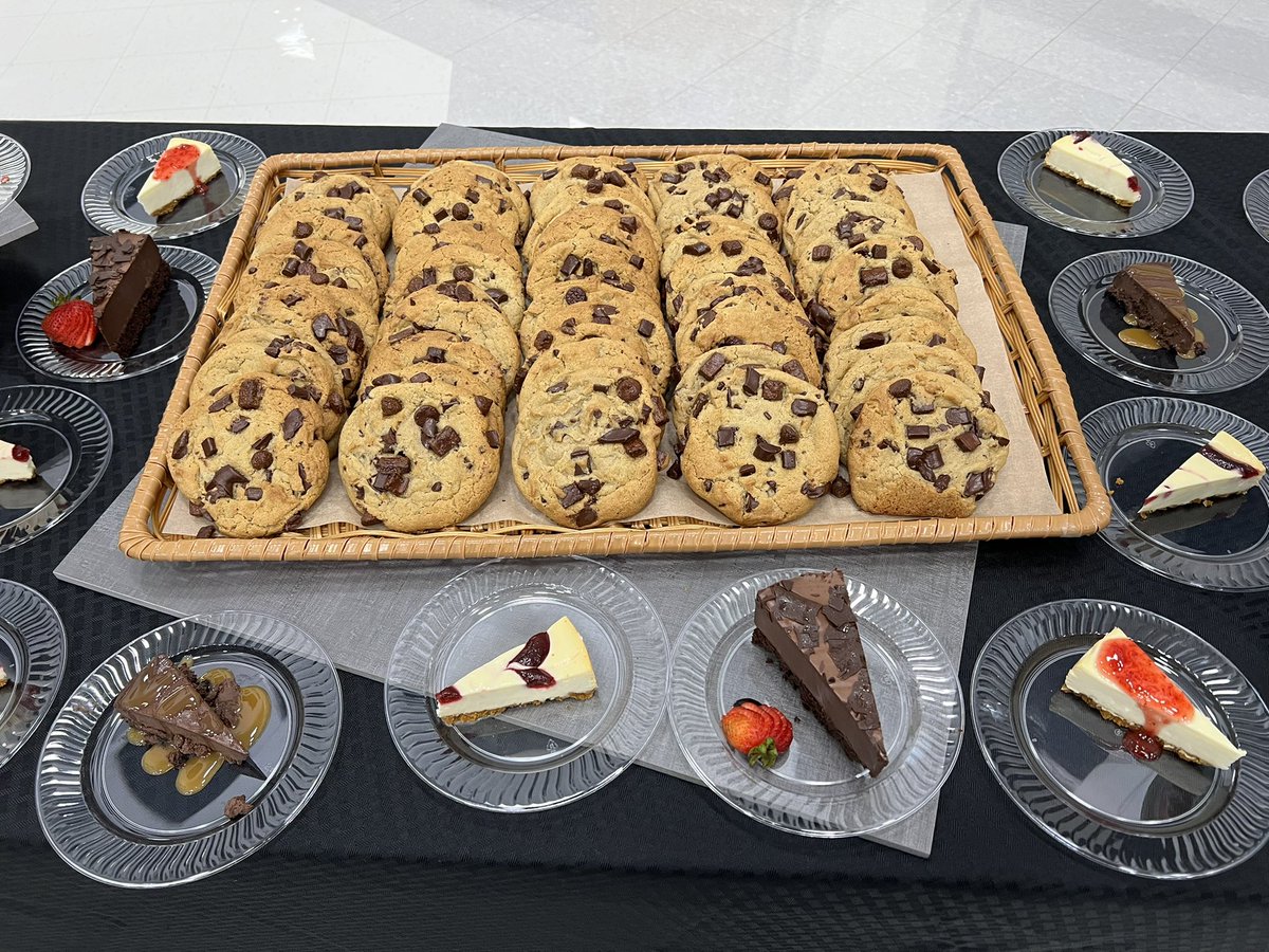 Amazing_Kinders's tweet photo. The Distinguished Alumni Hall of Fame Banquet for 2022 was a success! The Nutrition Group was honored to help with this special occasion! 
#nutritiongroup #deliciousfood #CCSD https://t.co/GfSMsSusHx