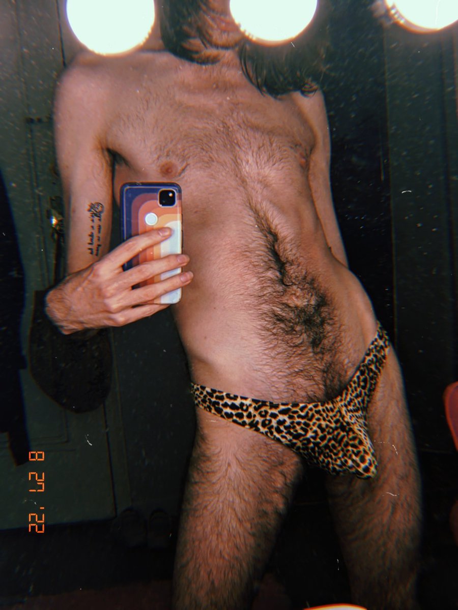 FantasyOtter's tweet photo. wild thang https://t.co/omZrImlYAC