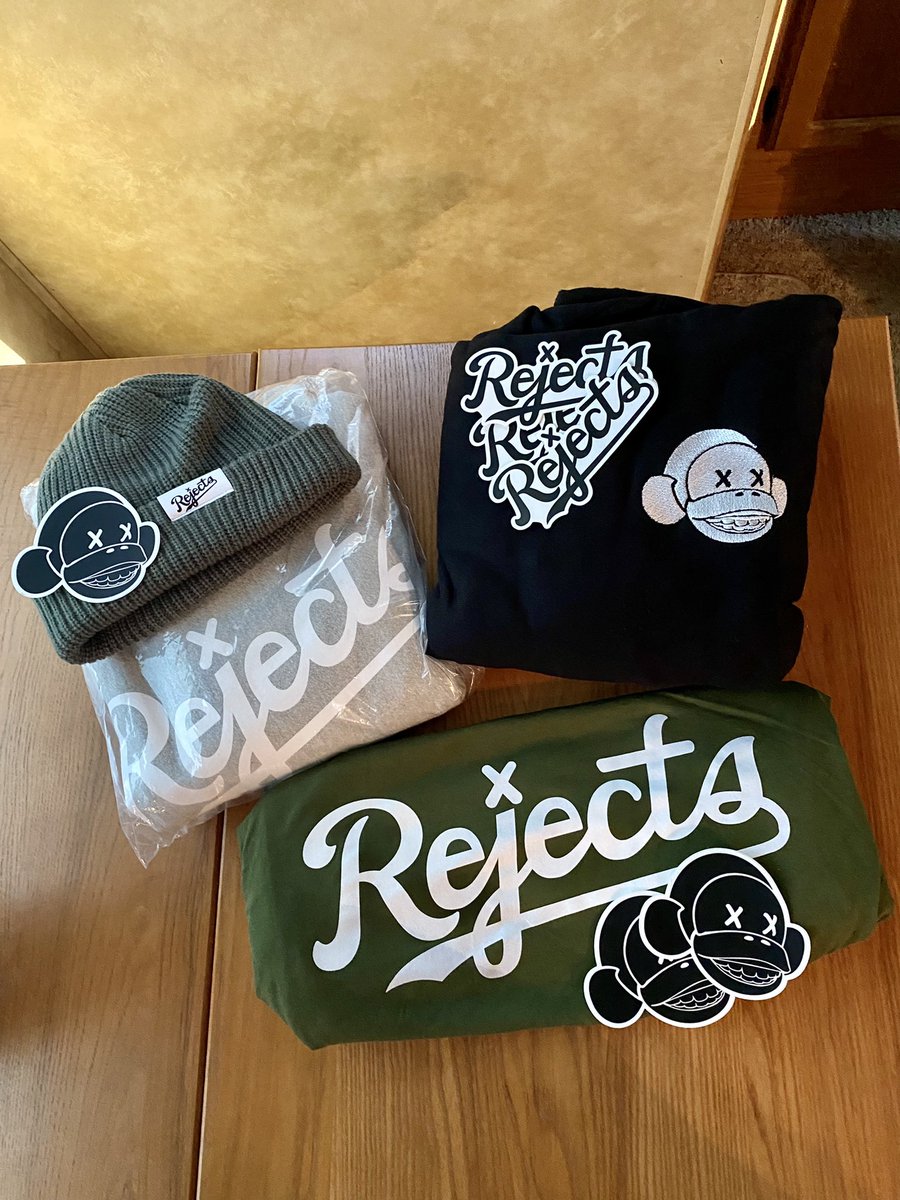 CryptoLumberJCK's tweet photo. Never taking @MonkeRejects MERCH off, please approach if seen🤝🏻❌❌ https://t.co/lADr0pj4iK
