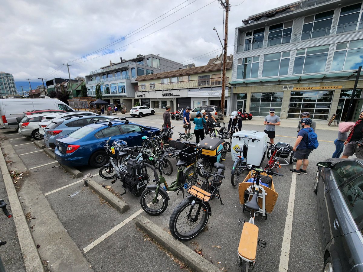 Ok that was way too much fun for only being an annual event! Look forward to the 3rd annual cargo bike ride next year from <a href="/OurGreenway/">Our Greenway</a>, @samstarrcycles, <a href="/tonyvalente_ca/">Councillor Tony Valente</a>! Great chats with so many wonderful people! Awesome bicycle diversity! Exciting times ahead for this 🚲 genre!