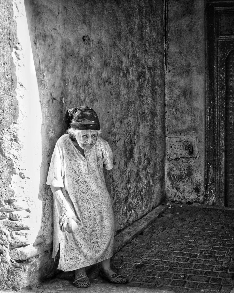 luzfosca's tweet photo. Fez
Morocco, Aug 2015
.
.
. 
.
.
#fernandoaestevesphoto #morocco #fez #bnw_and_noir #streetphotography #streets_storytelling #rebel_bnw #sweet_street_beat #lensculture #magnumphoto #bnw_of_our_world #alternative_bnw #gf_streets #explore_bnw #passion_for_… https://t.co/Tbc3Xe2cbC https://t.co/K3iOrRUTS0