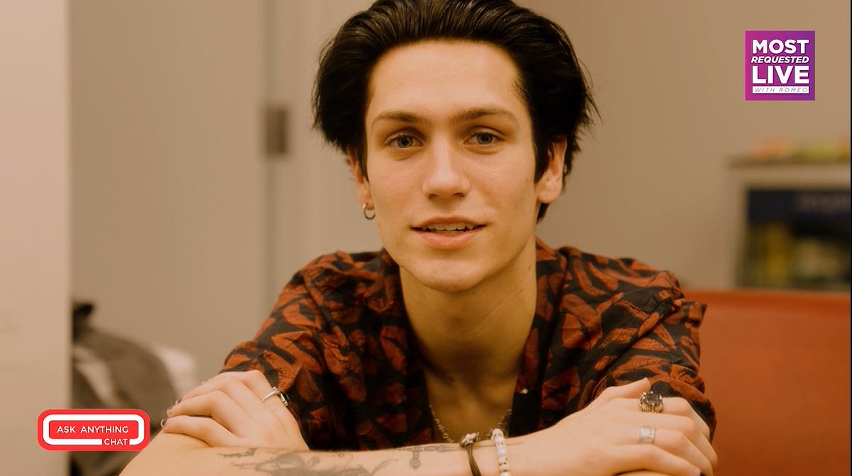 .<a href="/xhuddy/">Huddy</a> is in the house at 10pm est for his <a href="/iHeartRadio/">iHeartRadio</a> <a href="/MostRequestLive/">Most Requested Live</a> <a href="/AskAnythingChat/">Ask Anything</a>.  watch it here askanythingchat.com/chat/huddy-mrl…
here's a #SneakPeek from <a href="/OnAirRomeo/">On Air Romeo</a>