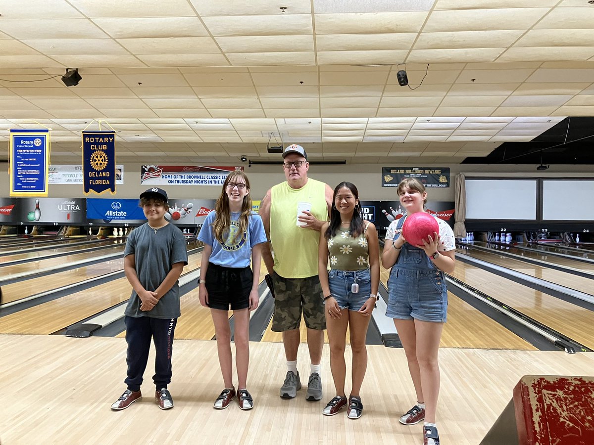 RossoClrosso's tweet photo. Interact kids giving up a Saturday afternoon to Bowl for Literacy in a Rotary Sponsored event! #InteractRocks #WeareDeLand #serviceaboveselfRotary https://t.co/SBBOMl1NeK