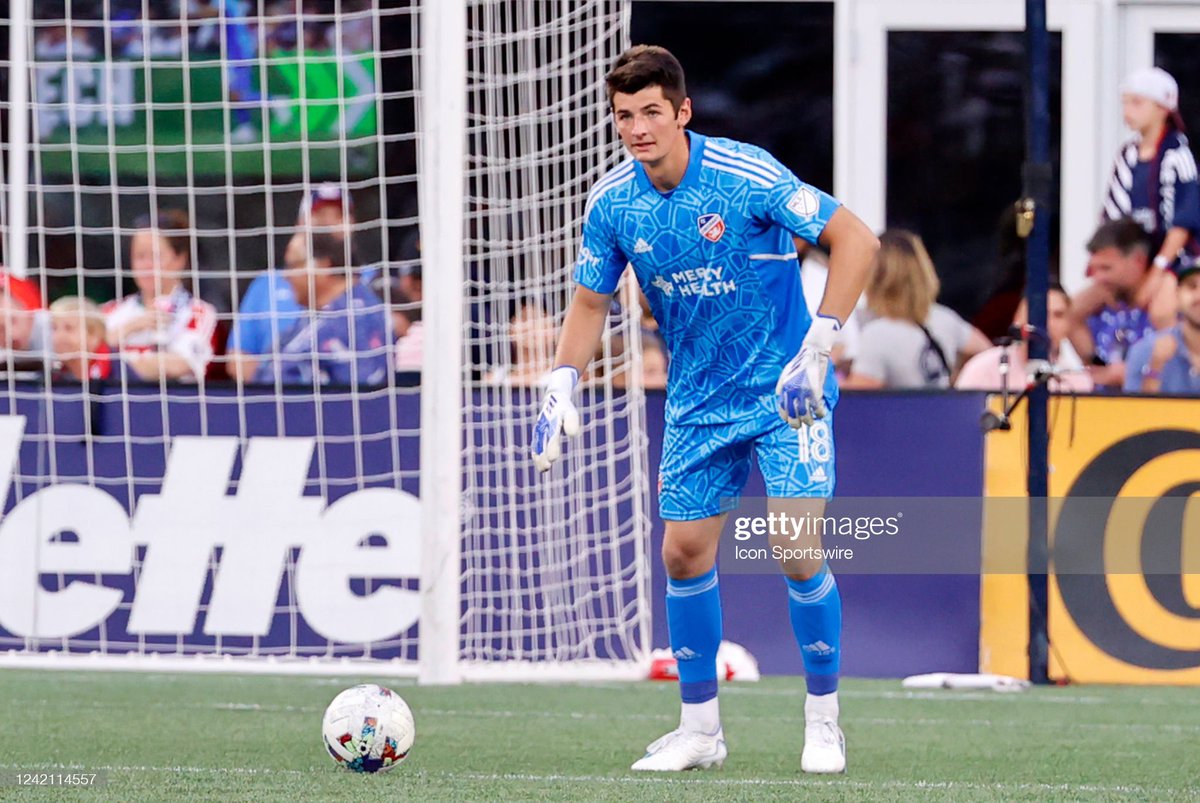 Section233_Crew's tweet photo. Spot the difference #HellIsReal #Crew96 https://t.co/nePyYA0hqv