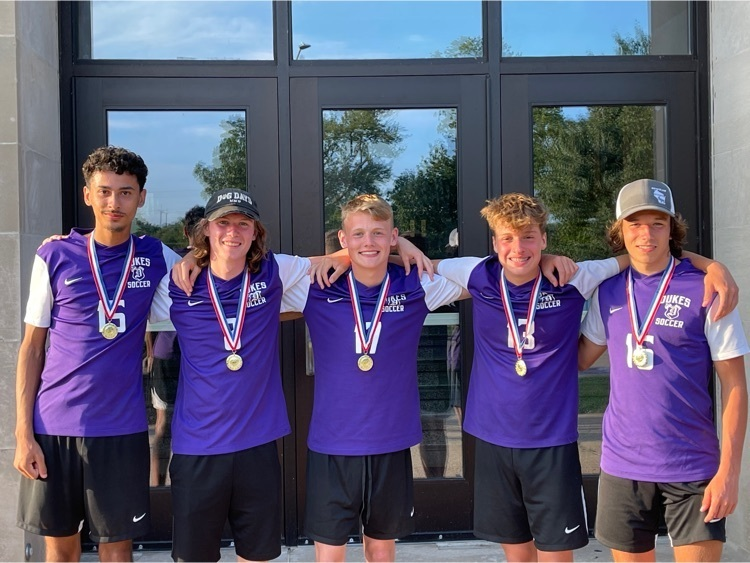 Solid day for the Dukes at the Streator Soccer Invite.

G1 loss 0-1 vs Limestone
G2 win 1-0 vs Streator
G3 win 4-0 vs Newark

5 Dukes named to the all-tournament team!! 💜⚽️