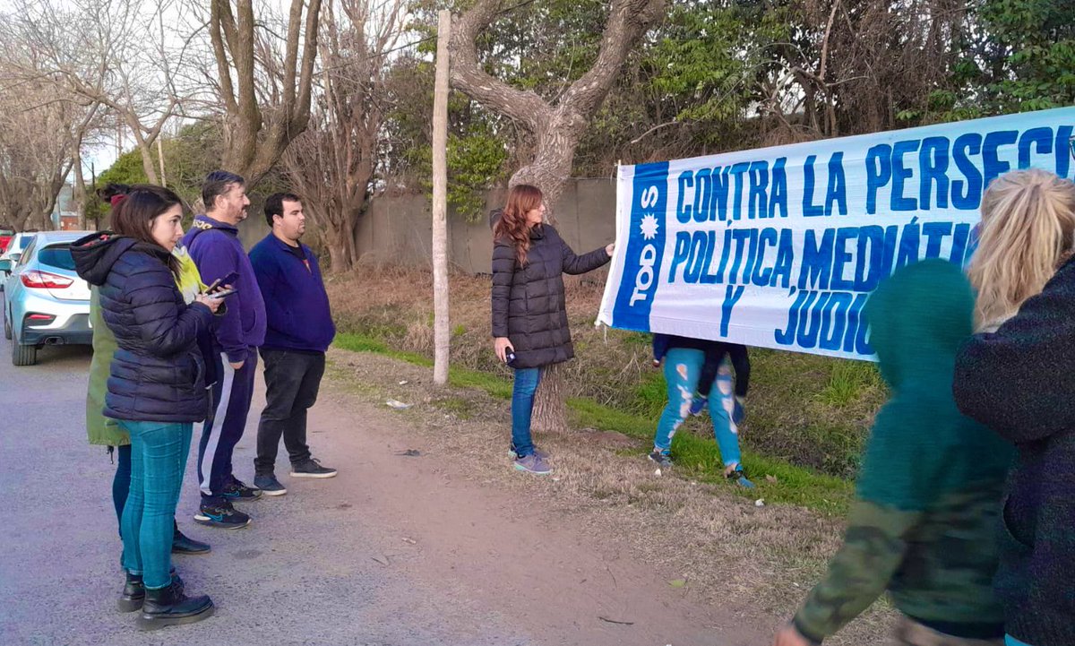 En #FlorentinoAmeghino con las y los compañeros salimos a las calles con amor y alegría, en defensa de la democracia, contra el atropello mediático y judicial, mostrando nuestro acompañamiento a la vicepresidenta <a href="/CFKArgentina/">Cristina Kirchner</a> 

#TodosConCristrina