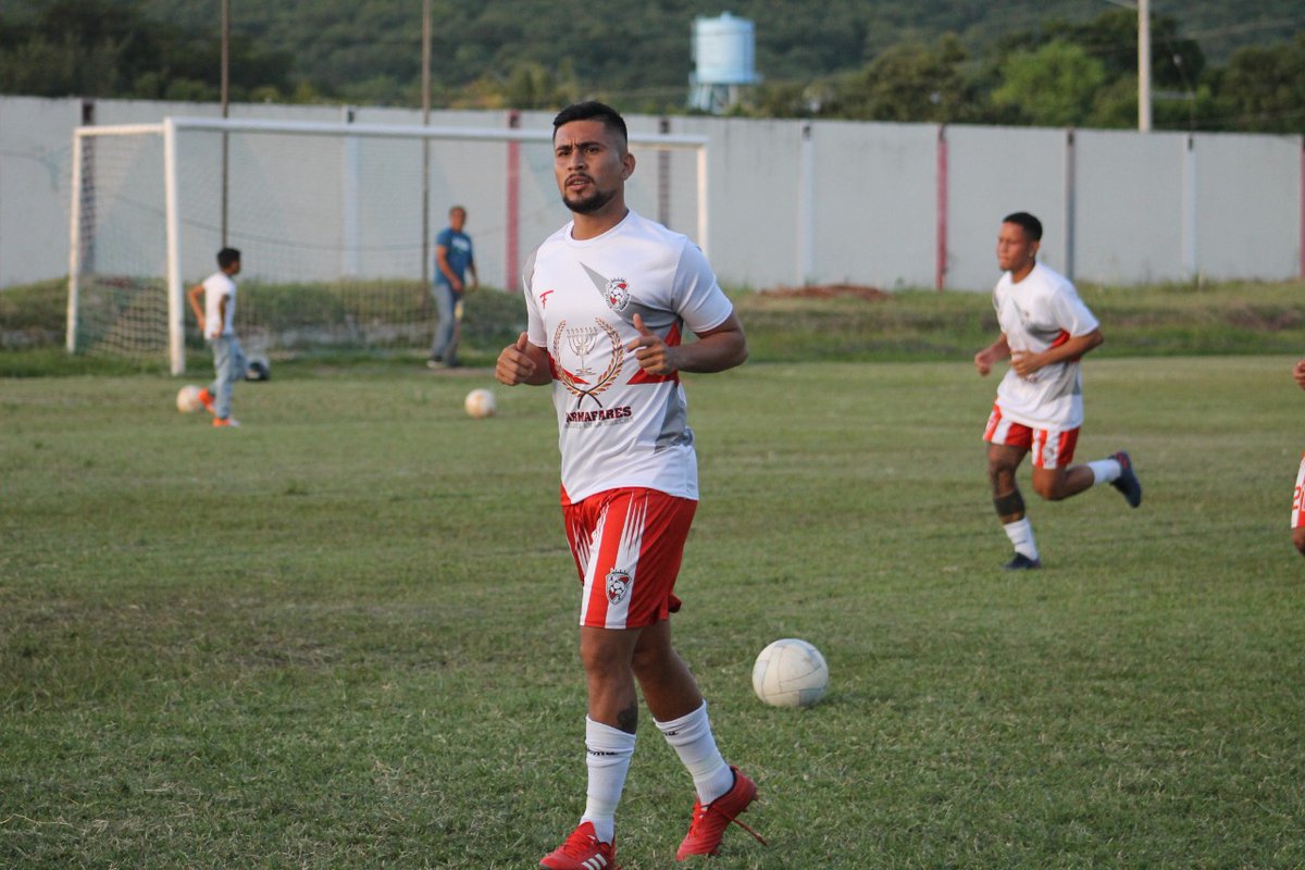 ASomotillo's tweet photo. 🔥🇮🇩 ENTRAMOS EN CALOR 😎

 #OrgulloDeOccidente // #ATLSomotillo https://t.co/vw4c2s9MYN