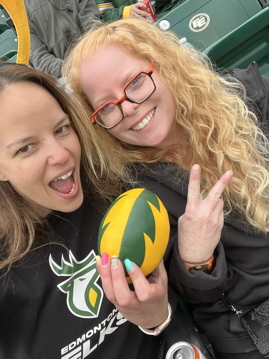 Teaching_Beauty's tweet photo. @GoElks game time!! #goelks #AntlerUp #ElksCharge https://t.co/xSyqTeH5Dz