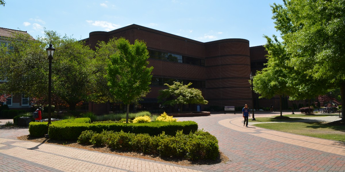ECUCOB's tweet photo. We hope all #ARRRG students had a great first week of class! We have a lot in store for this semester...stay tuned! #WeBuildLeaders โ ๏ธ๐๐ https://t.co/ac9hoLmjqx