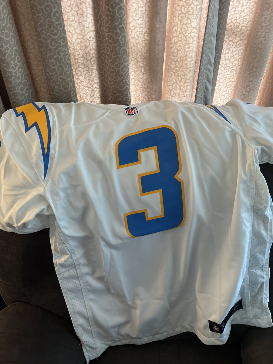 GuidebookBeats's tweet photo. New @DerwinJames @chargers jersey just in time for the opener. #boltup #chargers #derwinjamesjr @diehardboltclub https://t.co/U4yUQaMUqu