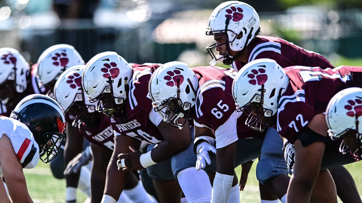 EcorseFootball's tweet photo. Show em! Great win today. https://t.co/cZhCzVDfz6