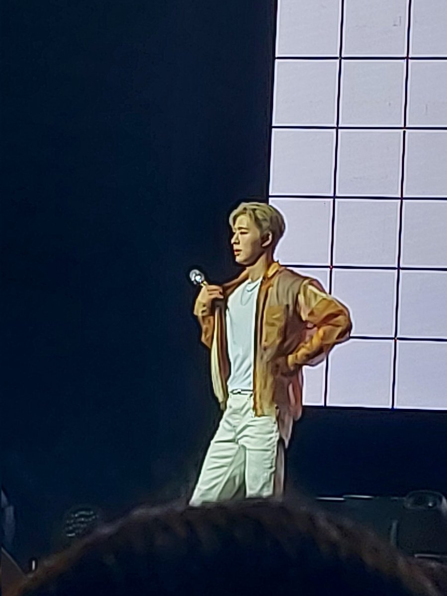 holimeri's tweet photo. My 1st KPop concert: #BIinManilaFanmeet 

My first Kpop album:
#Waterfall 

Can't wait to attend your next concert @shxx131bi131! Ang saya :)

#HanbinInManila #HANBIN #BIOfflineInManila #HanbinAtNFT https://t.co/t3F5jusuLT