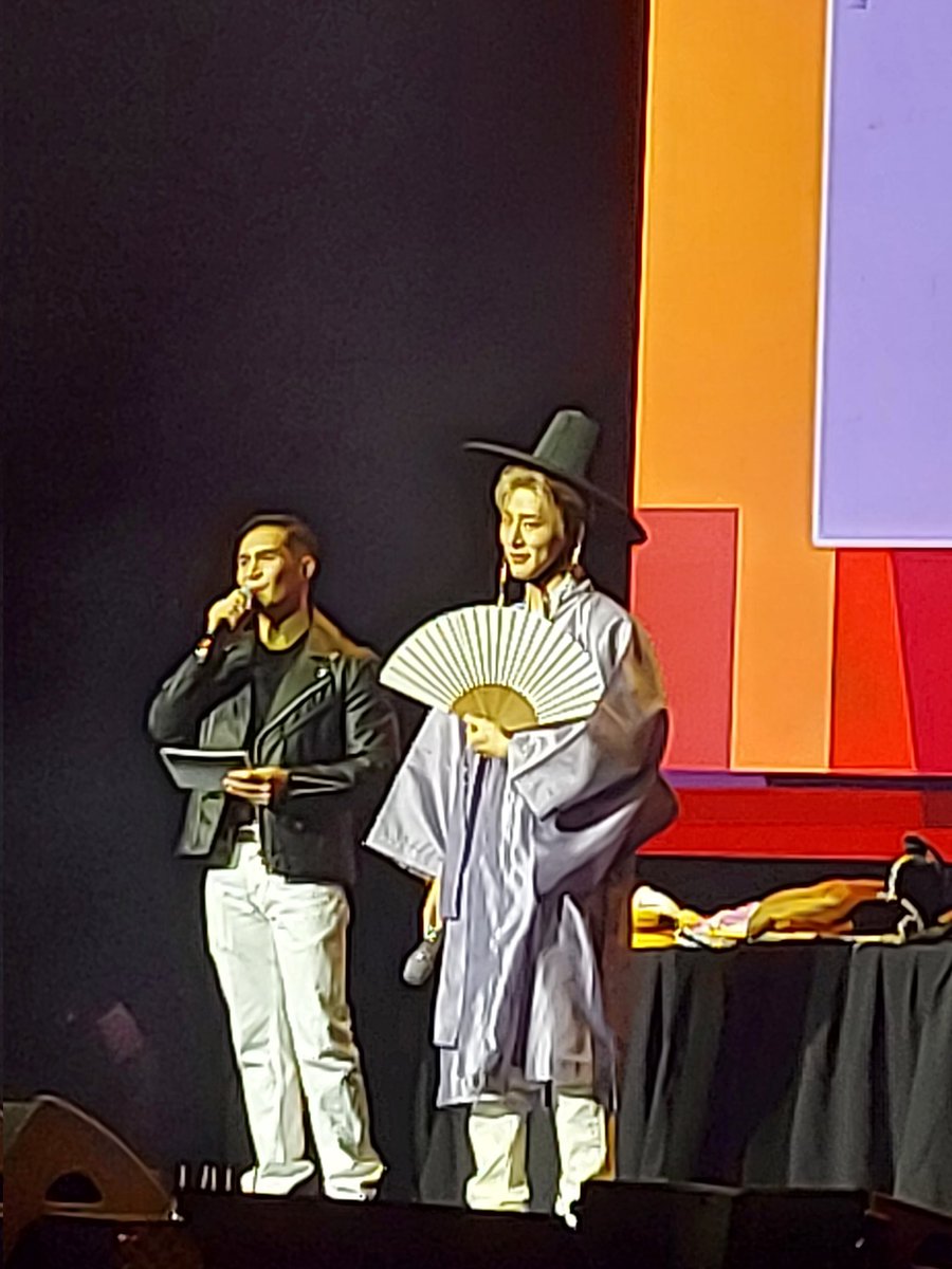 holimeri's tweet photo. My 1st KPop concert: #BIinManilaFanmeet 

My first Kpop album:
#Waterfall 

Can't wait to attend your next concert @shxx131bi131! Ang saya :)

#HanbinInManila #HANBIN #BIOfflineInManila #HanbinAtNFT https://t.co/t3F5jusuLT