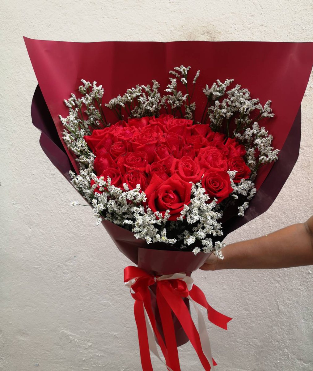 FlowerZoo's tweet photo. #กุหลาบ 99ดอก งบน้อยแจ้งแม่ค้าน๊า *ดอกแซมอาจมีกลิ่นฉุนวันถัดไป* #ช่อดอกไม้ วันเกิด ครบรอบ รับปริญญา แสดงความยินดี 📞0897811452🌸เปิด6โมงเช้าถึง2ทุ่มทุกวันร้านอยู่ #ถนนจันทน์ 55 ใกล้ #AsiaTique #VanillaMoon #IconSiam #TheUp #สาทร #พระราม3 #บางรัก #เจริญกรุง #สีลม ไลน์ID #FlowerZoo https://t.co/MEYVg5BXEL