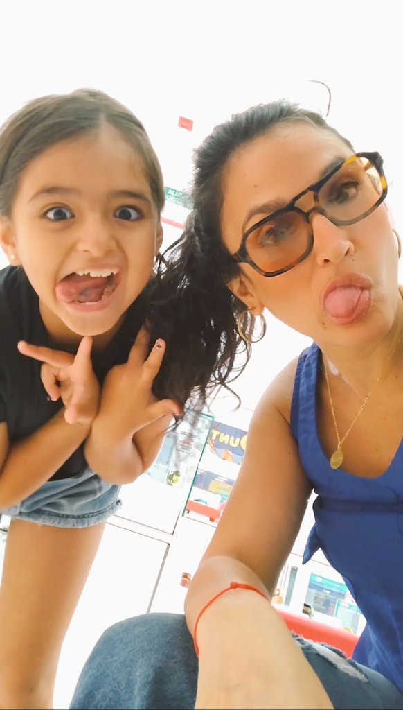 CamaronesGorda's tweet photo. Crazy day! 🙂🙃😉
#AlwaysMom ❤️❤️
#BestJob
#Mati 🤒😷 https://t.co/cSLtX33BTP