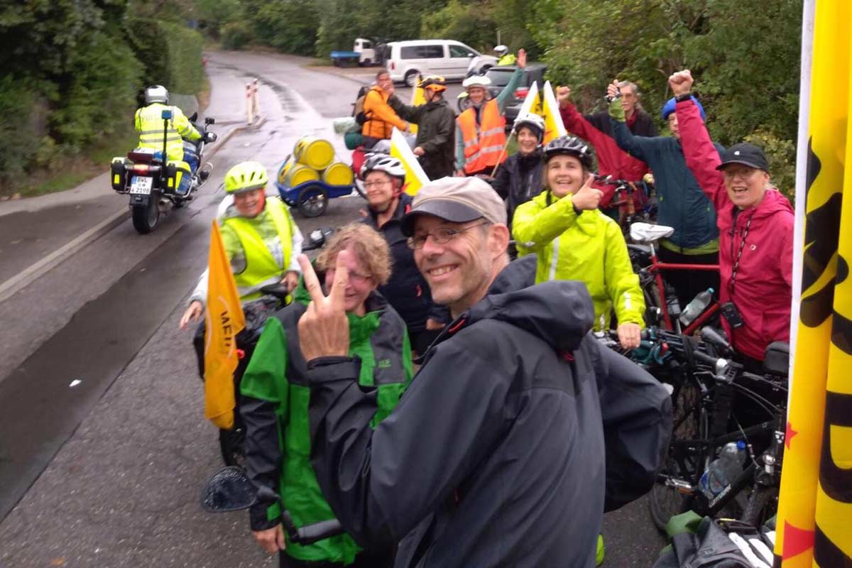 ausgestrahlt's tweet photo. Die Etappe #Riedlingen bis #Engen der #AntiAtomRadtour in Bildern. Am heutigen Sonntag fahren wir nach #Benken in die #Schweiz. Seid auch dort dabei und fahrt mit! Alle Infos:

https://t.co/7yxIiXsJs4

#AtomkraftNeinDanke #AKWAbschalten #Energiewende #Erneuerbare #AntiAtom #AKW https://t.co/jfWLKS2XYT