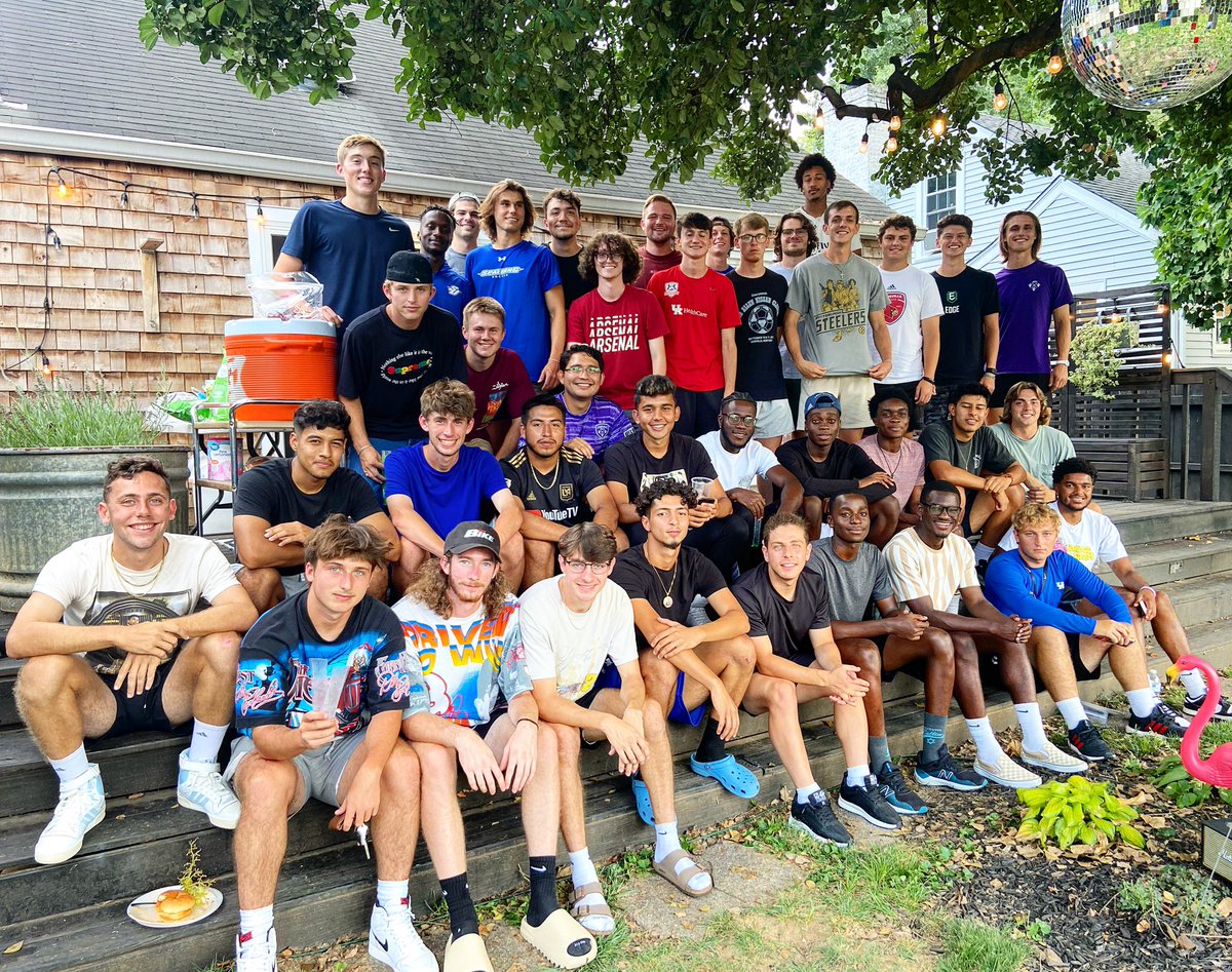 SpaldingMSOC's tweet photo. Team dinner at Coach Boyer’s tonight! 

Less than one week until the season opener. #SUMS #Fall2022 https://t.co/XPU5gGReIW