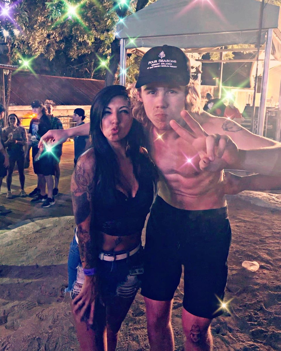 freakingkelsey's tweet photo. About last night.. 🖤 #thekidlaroi #endoftheworldtour #atx #guestlist #tkl #theboilaroi #laroifamily #cloud9 #thankful #grateful #blessed #seeyouindallas @thekidlaroi https://t.co/bKnCckceF8