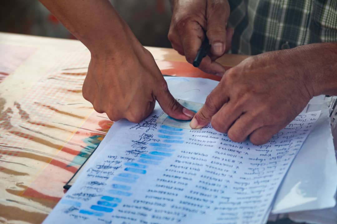 NicolasMaduro's tweet photo. Ver la alegría, el colorido y espíritu de unión en cada comunidad que cumplió con el llamado a renovar sus liderazgos, me llena de orgullo. La convicción y el nivel de conciencia que tiene nuestro Pueblo es impresionante. Mis felicitaciones sinceras por tan hermosa jornada. https://t.co/5ImAeGnx01