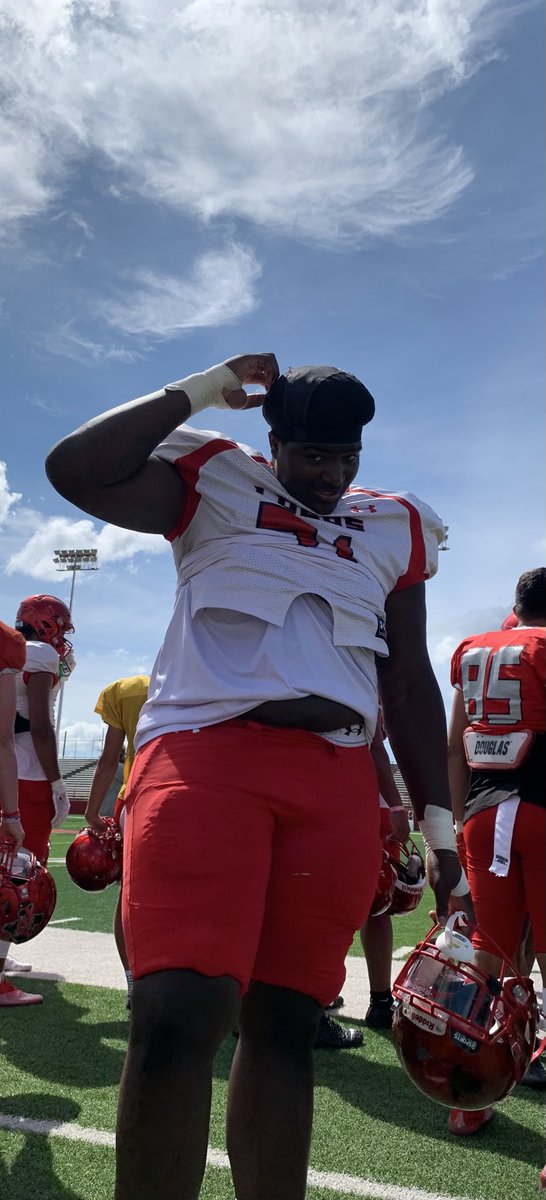 SRFBBoosters's tweet photo. #OnceUponASaturdayInAlpine @SRSUFootball #MarcellusWright https://t.co/u5owiMe9X6