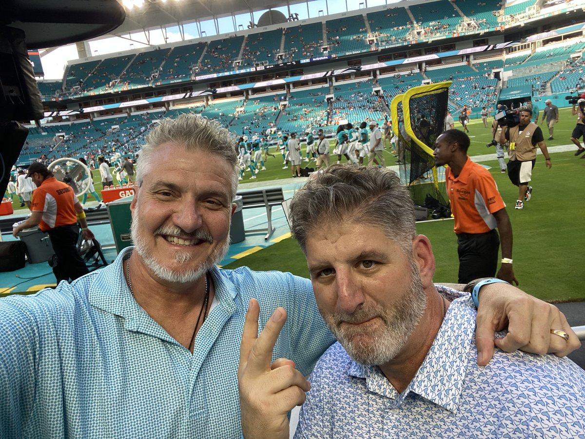 PaniniPete's tweet photo. Lets go Miami! @MiamiDolphins #tua #finsup #ppadventures https://t.co/NOYgz9TarS