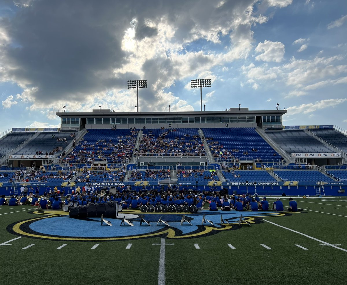 A huge thank you to our UDMB family members, friends, alumni, and athletic department for their support at our friends and family show! We hope you are all looking forward to an amazing season as much as we are! 💙💛