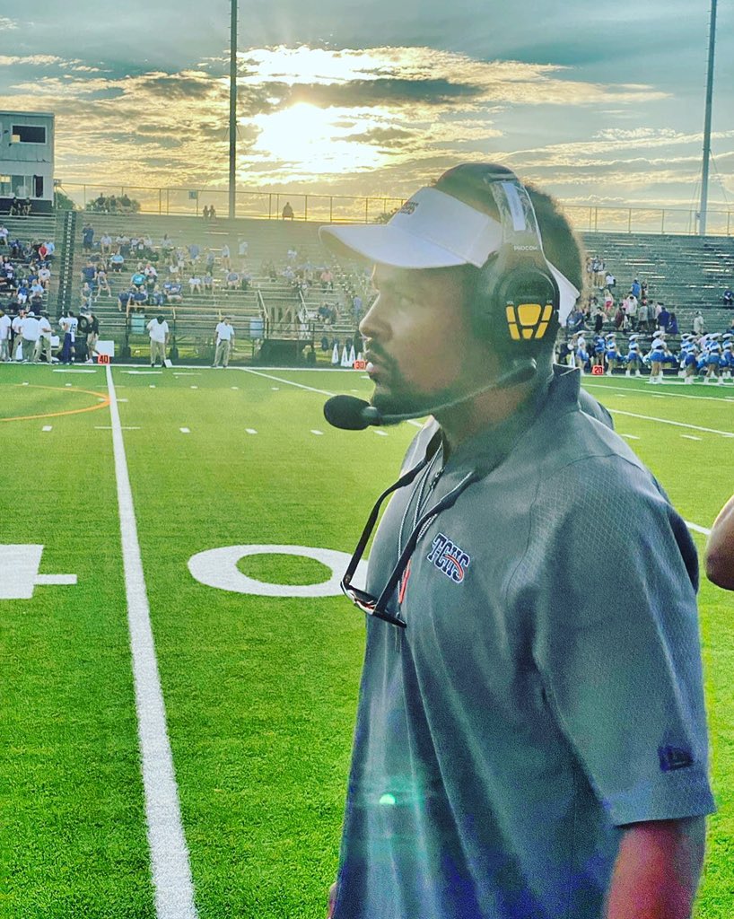 CoachB_Legacy's tweet photo. I have been around the world playing and coaching; but nothing feels better than doing it at HOME! #AlwaysASting #CoachB https://t.co/tmHcnIiEF2