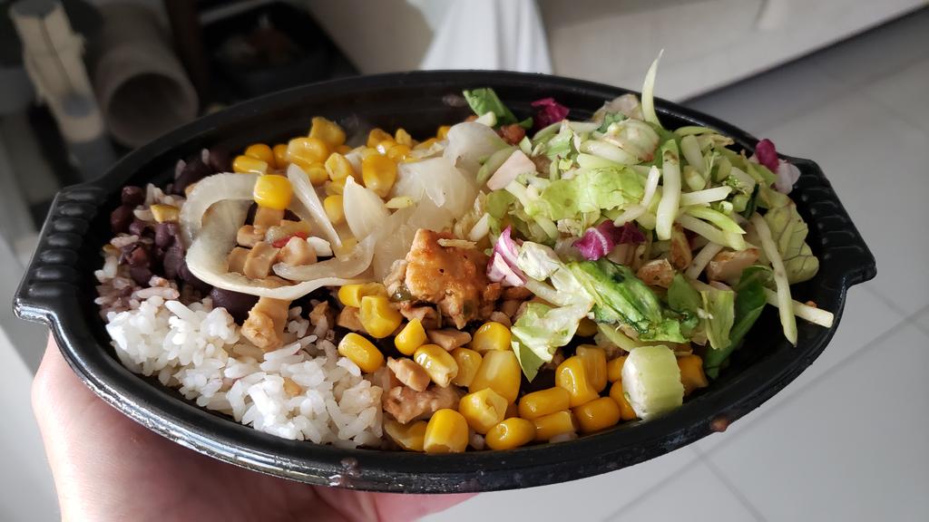 TheSquareEnix's tweet photo. Vegan Chicken Tropichop at Pollo Tropical. π₯ Too good not to expose.
#VegansEatGrass #RabbitFood #PlantBasedChicken #GoodAssComfortFood #LessCruelty #LessEnvironmentalDamage #QueRico https://t.co/rNXoV7BuhR