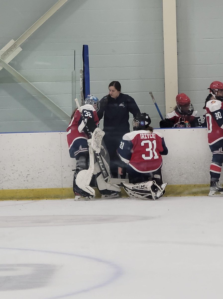 lilneumy's tweet photo. Hockey season has officially started! So glad I was able to surprise my 16u’s and my favorite Long Island kids in their first showcase of the season! #nghl #regals #teamlongisland #ironboundelite https://t.co/AFCQiv0bUb