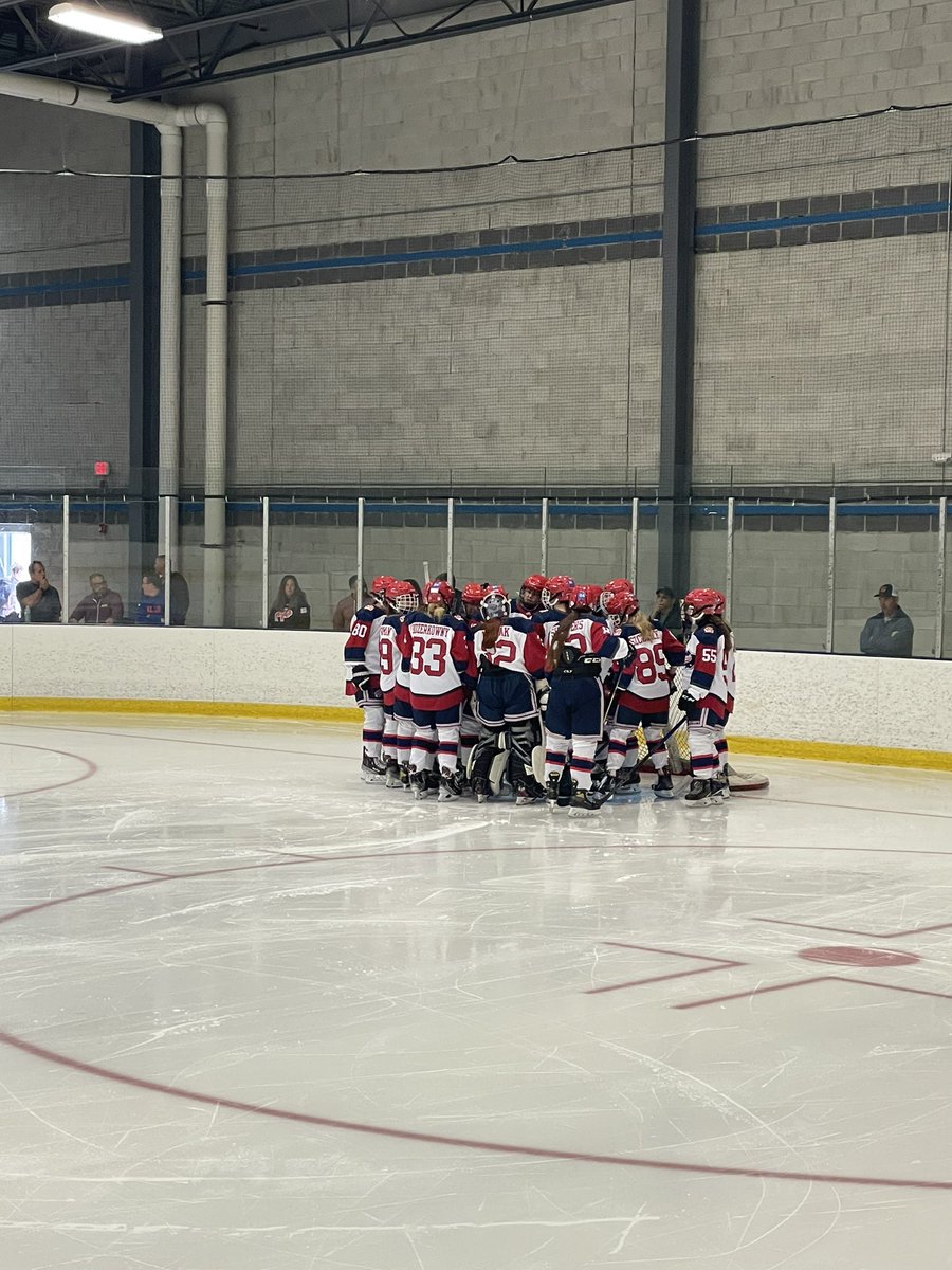 lilneumy's tweet photo. Hockey season has officially started! So glad I was able to surprise my 16u’s and my favorite Long Island kids in their first showcase of the season! #nghl #regals #teamlongisland #ironboundelite https://t.co/AFCQiv0bUb