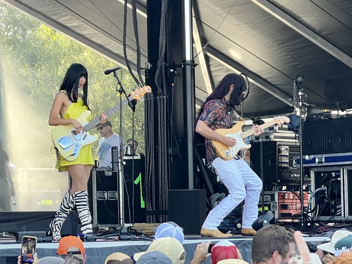 J_Kendall's tweet photo. Khruangbin, Billy Strings, Beck, us #BeachRoadWeekend https://t.co/MbVwjdF4W6
