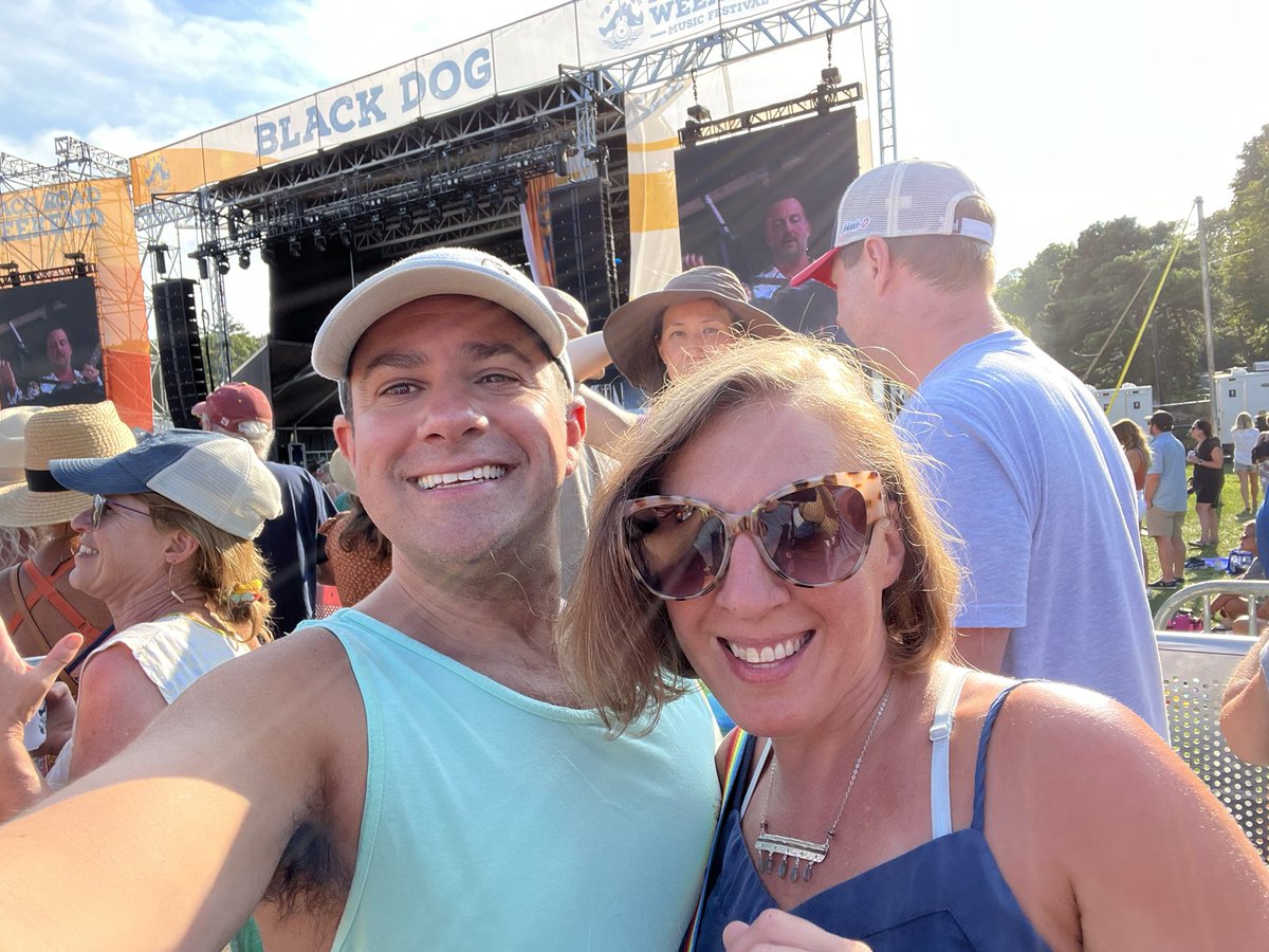 J_Kendall's tweet photo. Khruangbin, Billy Strings, Beck, us #BeachRoadWeekend https://t.co/MbVwjdF4W6