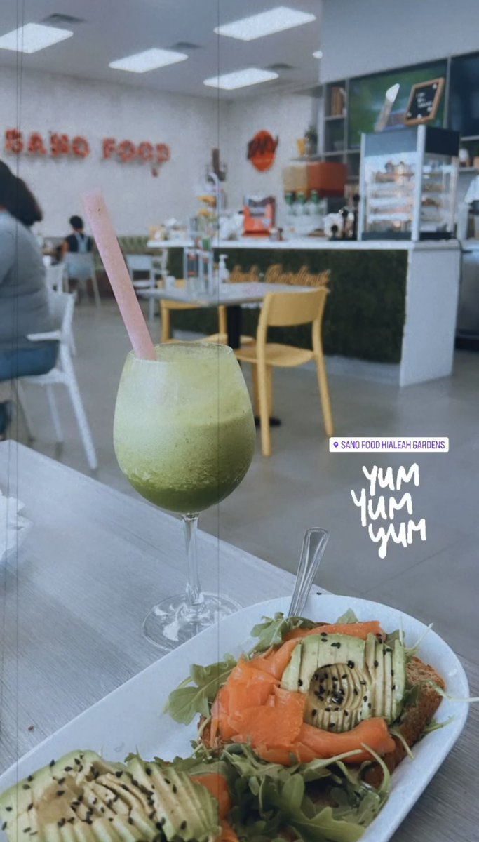 CarlaNodarse's tweet photo. I ❤️ snacking on green juices & avocado/salmon toasts😋
#EASThasHEART #FunAroundAHA #ATheartsAHA #LiFeAtATT #HealthyFood #HealthyHeart @theeastregion @One_FLA @OneflaC @TeamFuego21 https://t.co/ZdcyTGnobw