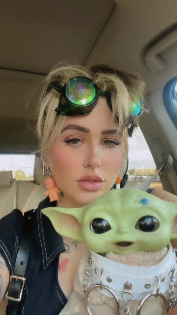 craymusic's tweet photo. I hear Denver needs a mommy tonight, I’m on my way https://t.co/nPZzS8A3AY