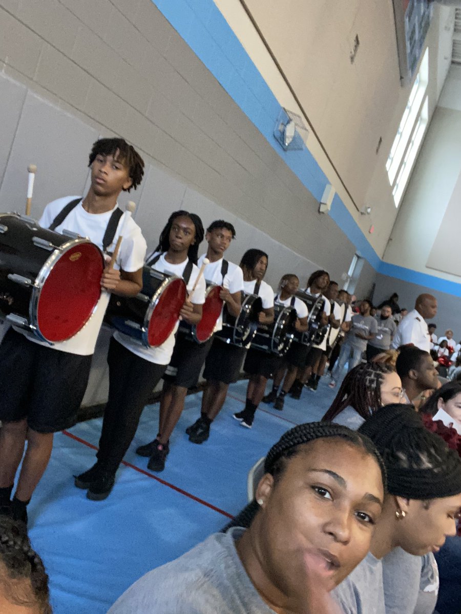 EboneSmith11's tweet photo. Who are we? Scurlock. Who are we? Scurlock.  These Bears showed out at Convocation 2022!! @Scurlockbears @HokeCoSchools @CumberlandCoSch #everyjourneyhasagreatstory https://t.co/HaFofzBAGB
