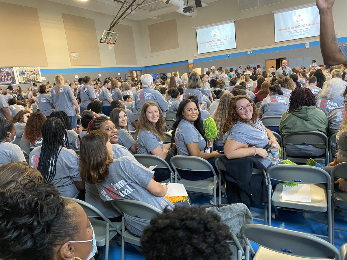 EboneSmith11's tweet photo. Who are we? Scurlock. Who are we? Scurlock.  These Bears showed out at Convocation 2022!! @Scurlockbears @HokeCoSchools @CumberlandCoSch #everyjourneyhasagreatstory https://t.co/HaFofzBAGB