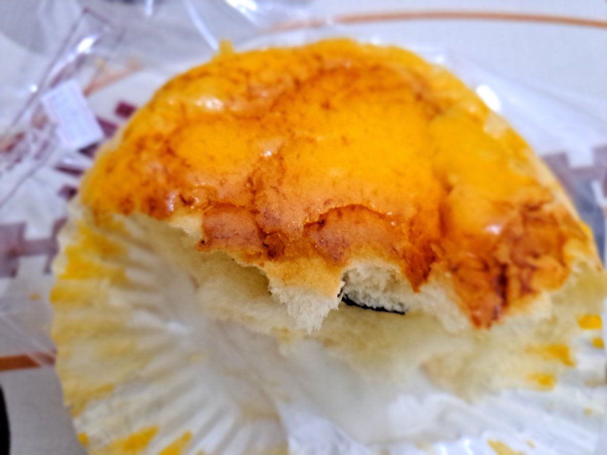 hildawigati's tweet photo. Oemar Bakery---- thissssss....  nemu roti terlembut dsn terenak disiniiiii 😋😋😋😋 https://t.co/8SV1MFxNFB