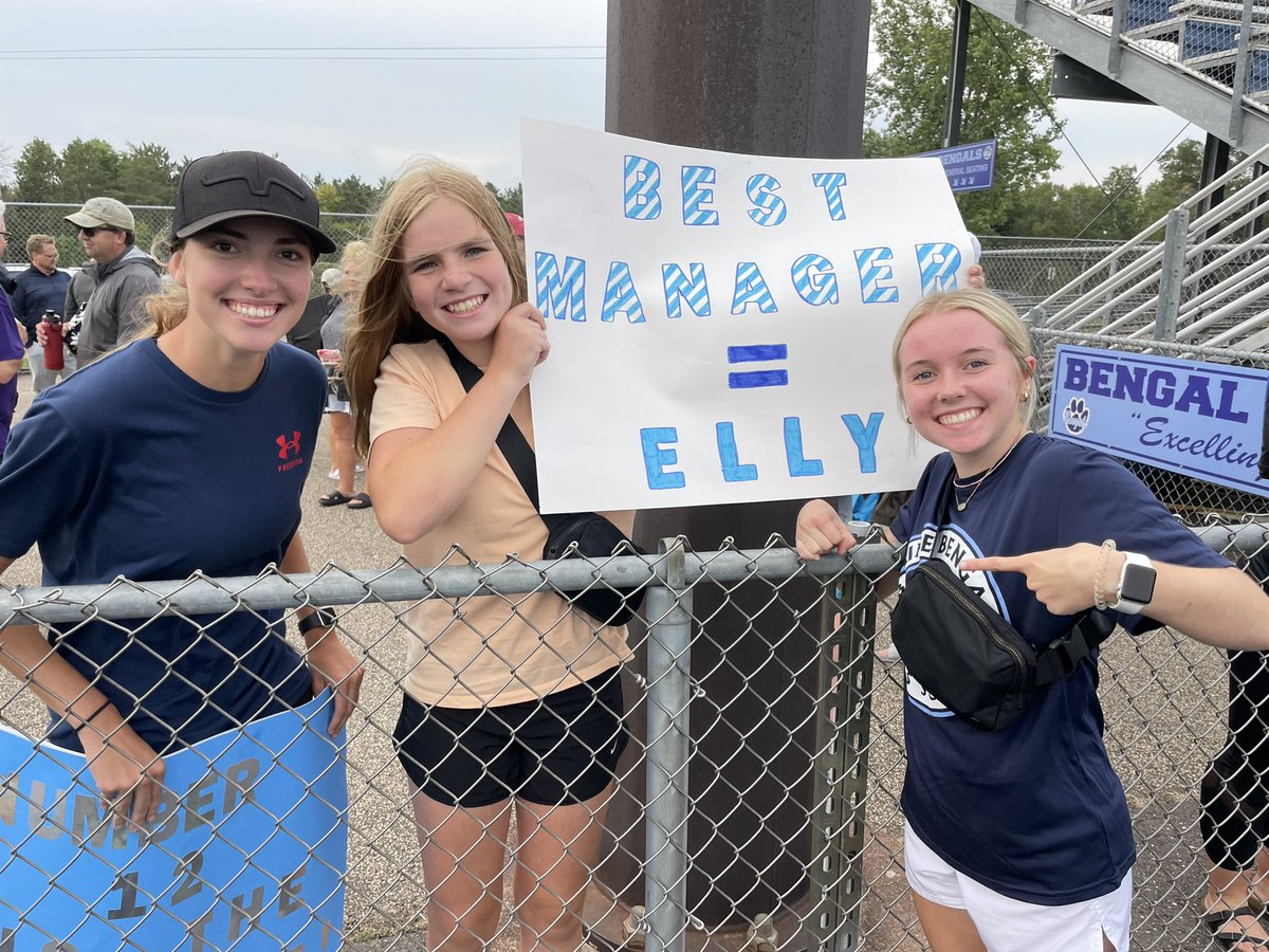 BENGALSOCCER's tweet photo. Soli sisters with some fans! Go Bengals!  #signage https://t.co/Ze6rBhlZhV