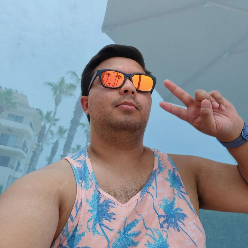 SamiericalWhip's tweet photo. Never too late to get Summier started. Let loose and get wet and wild brother. #beachmier #summier https://t.co/dEUVK8Q3c0 https://t.co/yTEaApEeqf