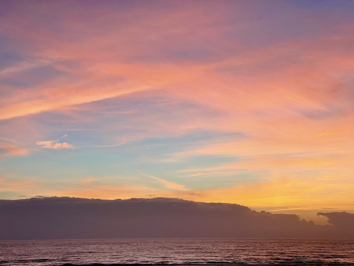JoseJAraya's tweet photo. Sunset at Gearhart is just showing off now ๐ฅ๐ #sunset #HTC40 #htc22 https://t.co/Ea4bjm5QDi