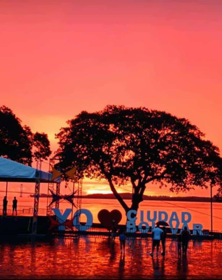 marialehc_2010's tweet photo. Atardecer espectacular #ciudadbolivar #Venezuela #extranando #momentos https://t.co/BbBcnobJpx